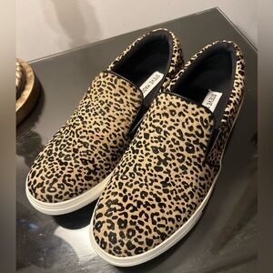 Steve Madden slip on leopard print shoes size 8.5